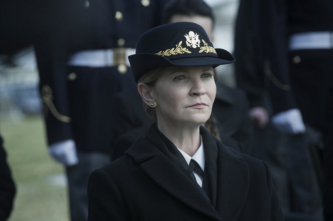 The Killing - The Good Soldier - Photos - Joan Allen