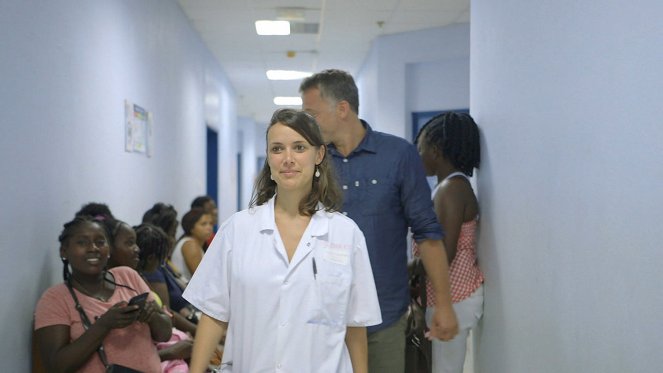 Médecines d'ailleurs - Guyane – Médecine tropicale sur le Maroni - De la película