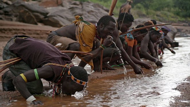Photographes Voyageurs - Tanzanie, les derniers chasseurs-cueilleurs - Kuvat elokuvasta