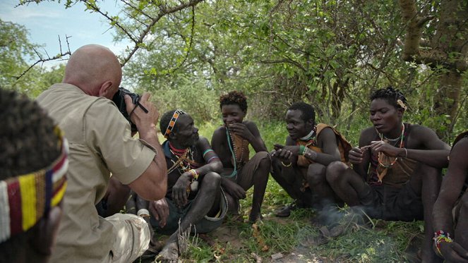 Photographes Voyageurs - Tanzanie, les derniers chasseurs-cueilleurs - Van film