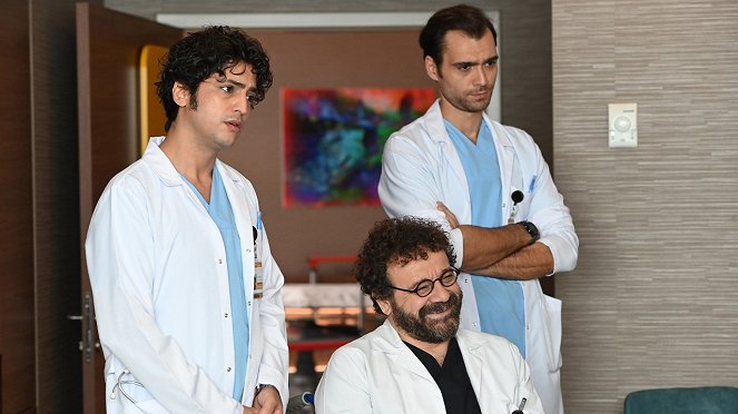 Mucize Doktor - Episode 9 - Kuvat elokuvasta - Taner Ölmez, Reha Özcan, Hakan Kurtaş