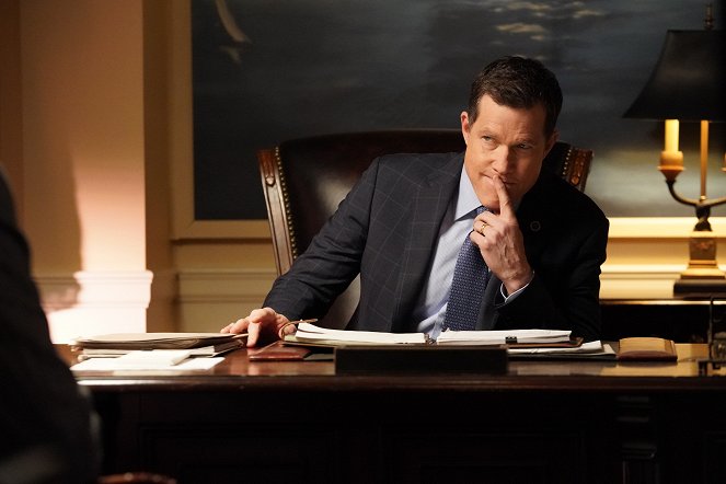 Blue Bloods - Crime Scene New York - Season 10 - The First 100 Days - Photos - Dylan Walsh