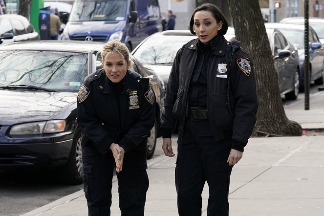 Blue Bloods - Crime Scene New York - The First 100 Days - Photos - Vanessa Ray, Lauren Patten