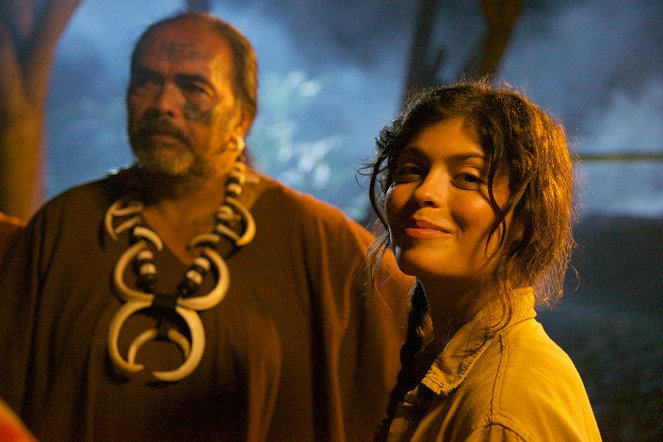 Stíny smrti - Meurtres à Tahiti - Z filmu - Leslie Medina