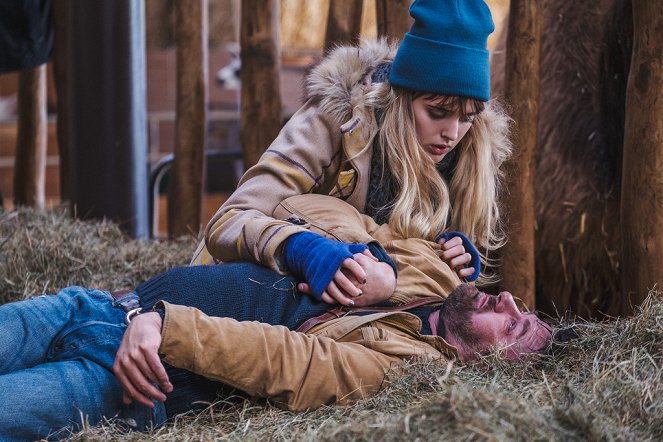 Alle Nadeln an der Tanne - Photos - Jana Münster, Marcus Mittermeier