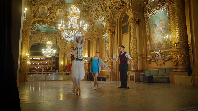 Find me in Paris - Tanz durch die Zeit - Nur die Besten - Filmfotos
