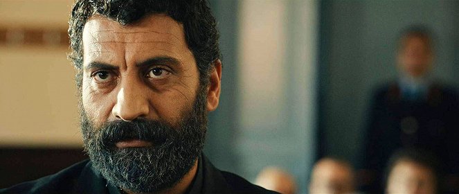 İki Gözüm Ahmet - Do filme - Özgür Tüzer