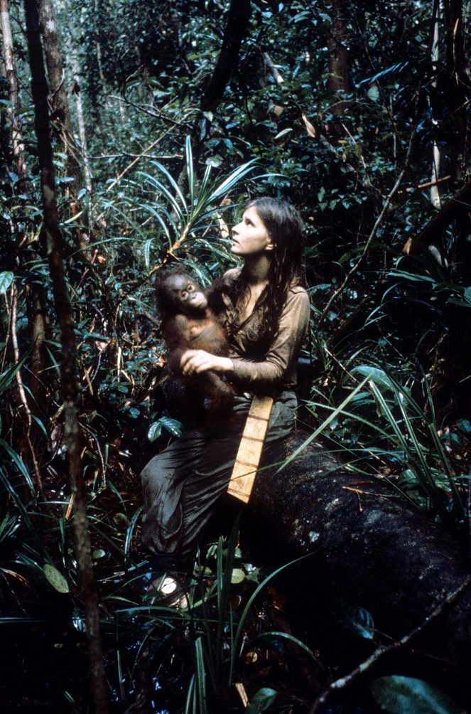 She Walks with Apes - Kuvat elokuvasta