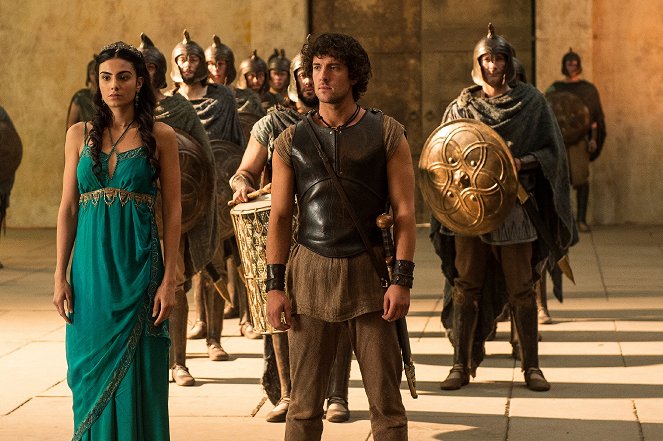 Atlantis - Season 2 - The Queen Must Die - Photos