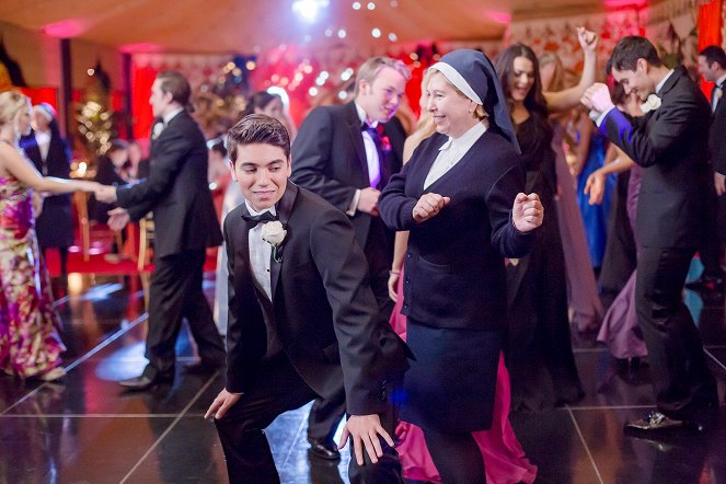 The Real O'Neals - The Real Prom - Photos - Noah Galvin