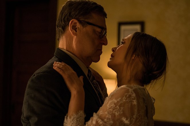 État captif - Photos - John Goodman, Vera Farmiga