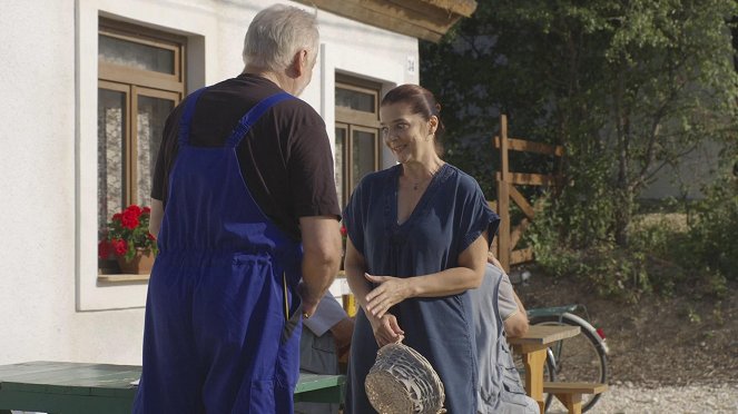 Drága örökösök - Season 3 - Elterelő hadművelet - Filmfotók - Zsuzsa Csarnóy