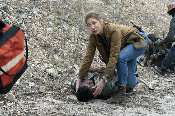 Fear the Walking Dead - Bury Her Next to Jasper's Leg - Photos - Jenna Elfman