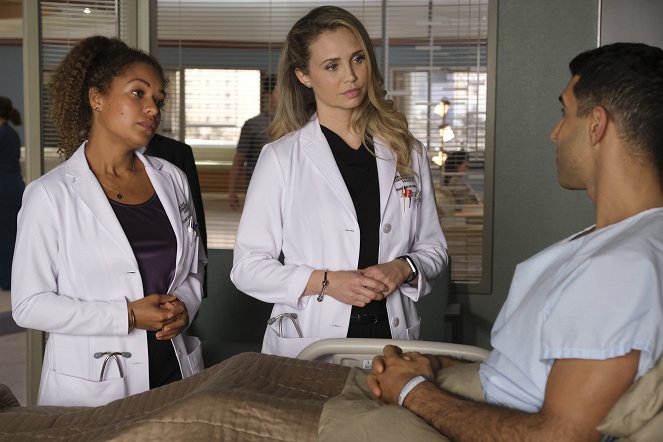 The Good Doctor - Newbies - Photos - Antonia Thomas, Fiona Gubelmann