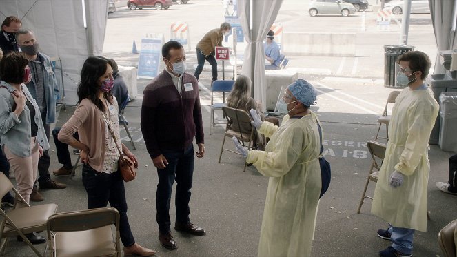 Grey's Anatomy - Die jungen Ärzte - Season 17 - Eine neue Welt - Filmfotos - Chandra Wilson, Jake Borelli