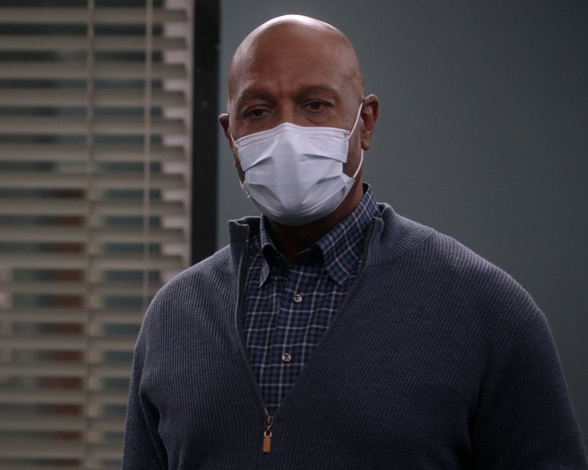Grey's Anatomy - Season 17 - The Center Won't Hold - Photos - James Pickens Jr.