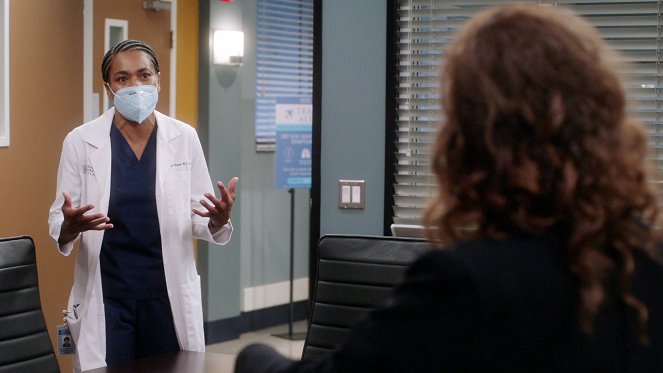 Grey's Anatomy - Season 17 - The Center Won't Hold - Van film - Kelly McCreary