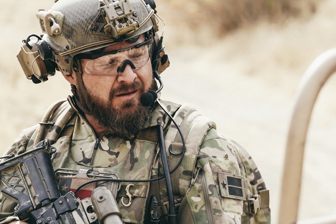 SEAL Team - Season 4 - Auf sich allein gestellt - Filmfotos - A. J. Buckley