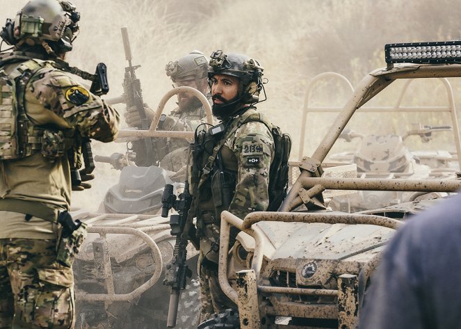 SEAL Team - Season 4 - God of War/Forever War - De la película - Neil Brown Jr.