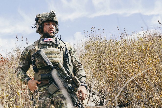 SEAL Team - God of War/Forever War - Photos - Max Thieriot
