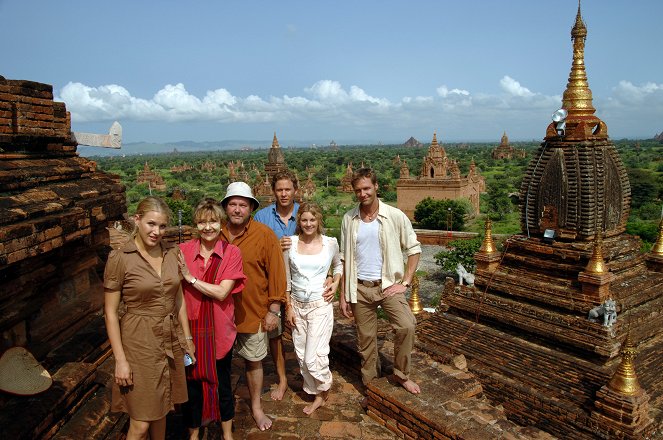 Kreuzfahrt ins Glück - Hochzeitsreise nach Burma - Promokuvat - Eva-Maria Grein von Friedl, Gila von Weitershausen, Walter Plathe, Oliver Bootz, Luise Bähr, Patrik Fichte