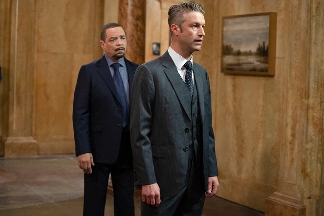Law & Order: Special Victims Unit - Season 22 - Guardians and Gladiators - Photos - Peter Scanavino