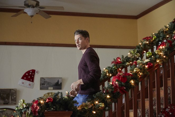 Time for Me to Come Home for Christmas - Film - Josh Henderson