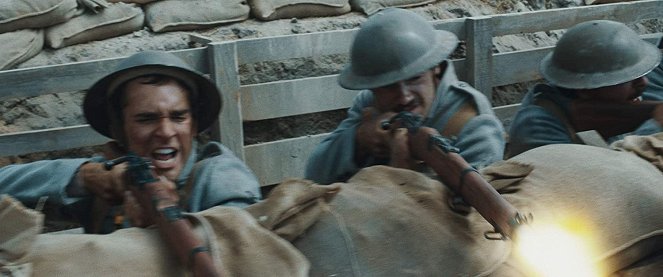 Soldado Milhões - Kuvat elokuvasta