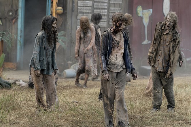 The Walking Dead: World Beyond - Madman Across the Water - Z filmu