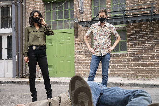 NCIS: New Orleans - One of Our Own - Photos - Necar Zadegan, Rob Kerkovich