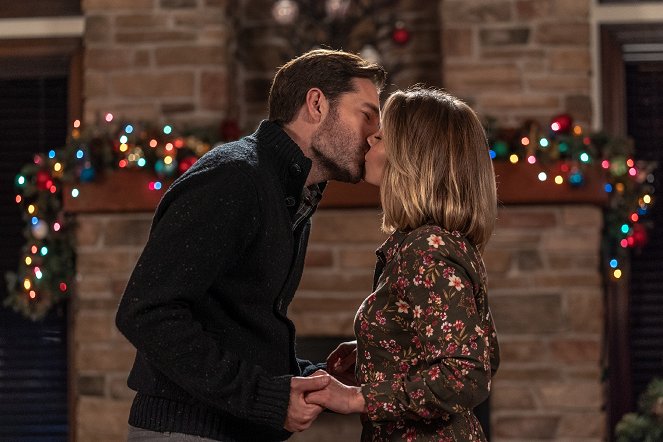 Christmas Town - Z filmu - Tim Rozon, Candace Cameron Bure