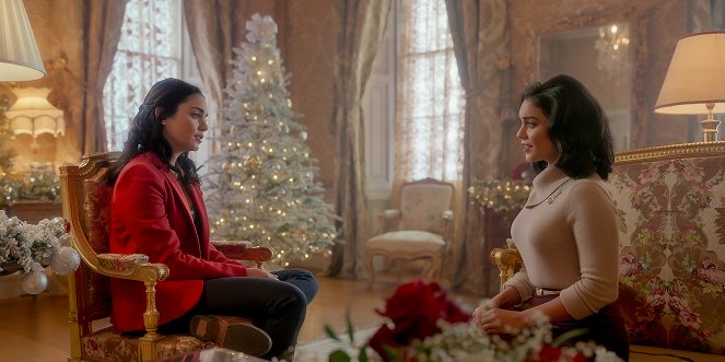 The Princess Switch: Switched Again - Photos - Vanessa Hudgens