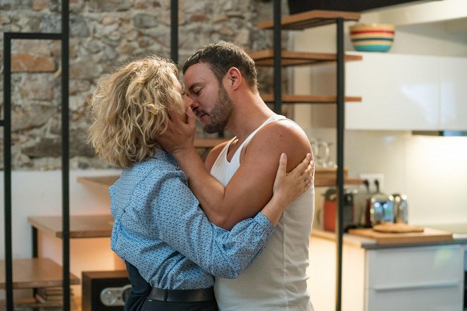 Candice Renoir - Season 8 - Fais ce que dois, advienne que pourra - Film - Cécile Bois, Raphaël Lenglet