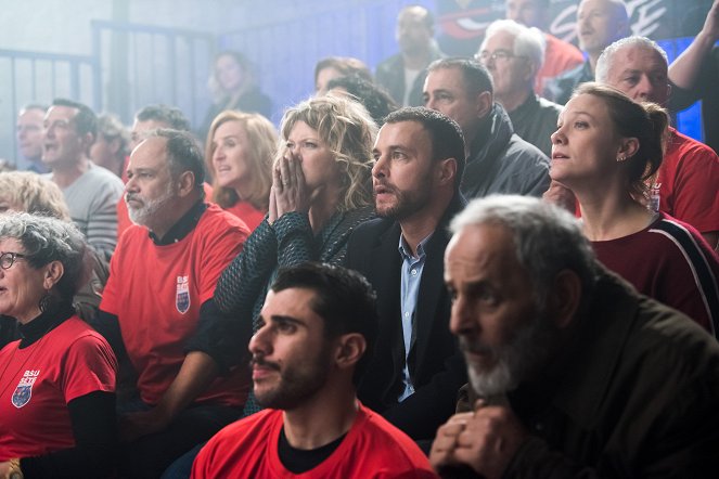 Candice Renoir - Comme on fait son lit on se couche - Photos - Olivier Cabassut, Cécile Bois, Raphaël Lenglet, Yeelem Jappain