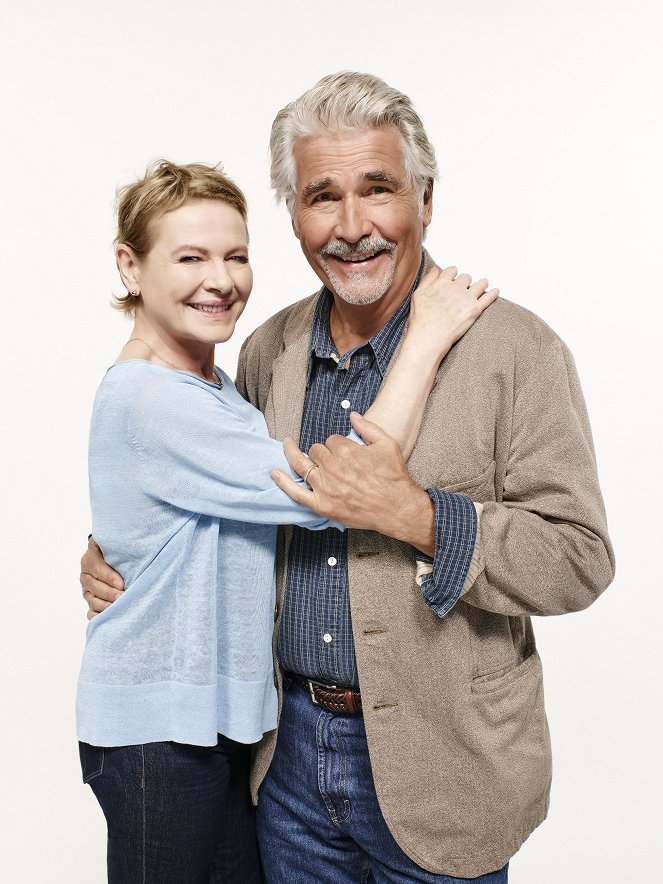 Life in Pieces - Season 1 - Werbefoto - Dianne Wiest, James Brolin