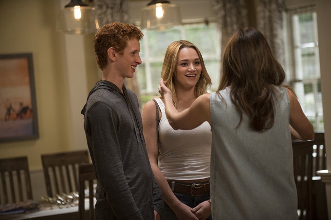 Life in Pieces - Babe Secret Phone Germs - Van film - Niall Cunningham, Hunter King