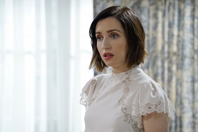 Life in Pieces - Testosterone Martyr Baked Knife - Photos - Zoe Lister Jones