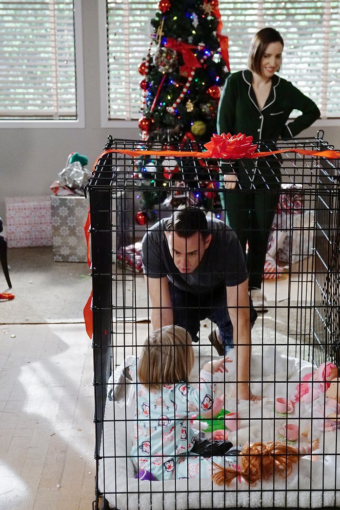 Life in Pieces - The Twelve Shorts of Christmas - Photos - Colin Hanks