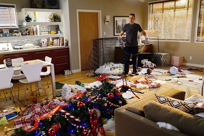 Life in Pieces - The Twelve Shorts of Christmas - Van film - Colin Hanks