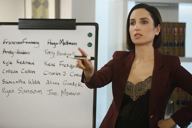 Life in Pieces - Emergency Interview Driving Lunch - Photos - Zoe Lister Jones