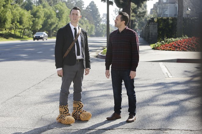 Life in Pieces - Therapy Cheating Shoes Movie - Van film - Colin Hanks, Thomas Sadoski