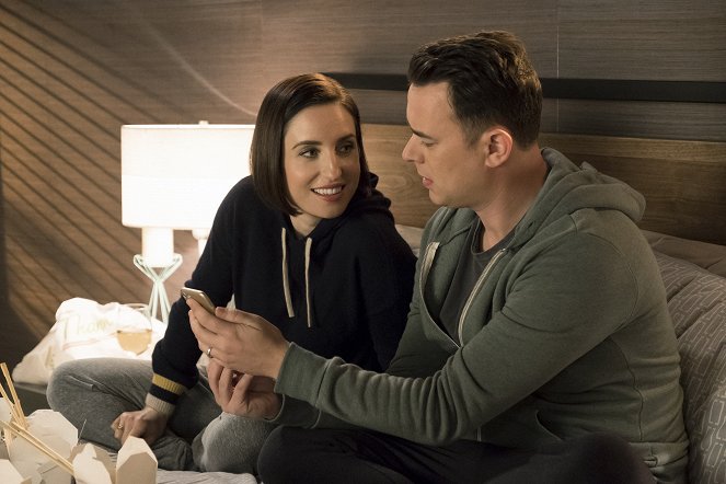 Life in Pieces - Sitter Dating Sister Mattress - Photos - Zoe Lister Jones, Colin Hanks