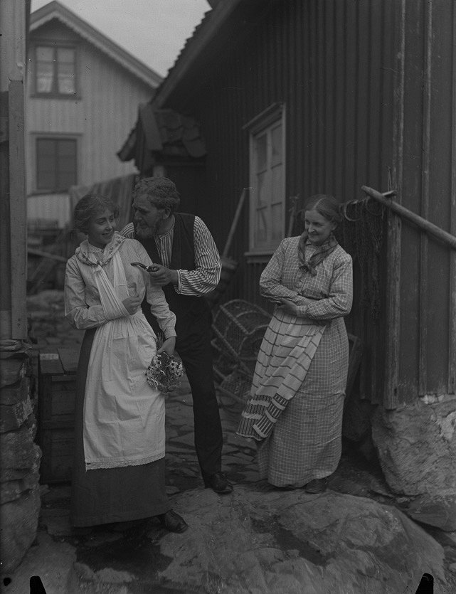 Rosen på Tistelön - Do filme - Elsa Carlsson, Victor Arfvidson, Anna Löfström