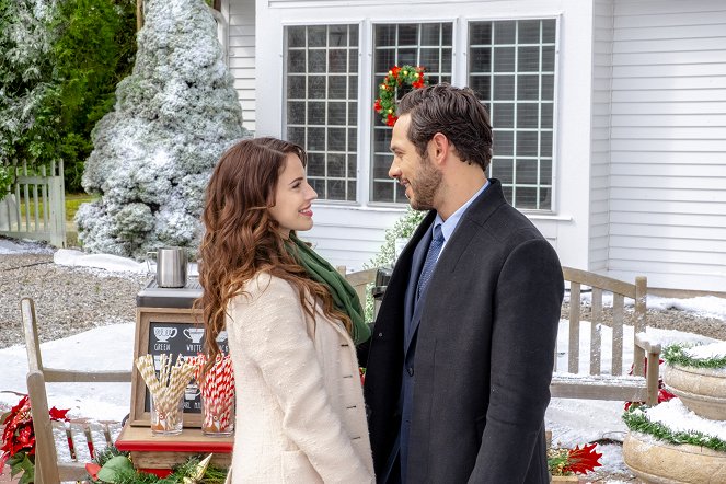 Christmas at Pemberley Manor - Photos - Jessica Lowndes, Michael Rady