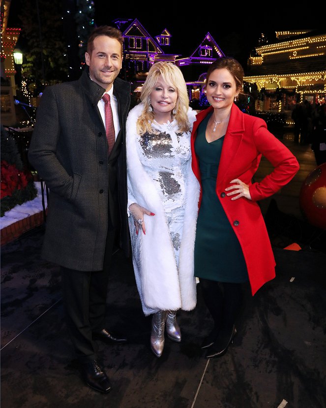 Christmas at Dollywood - Promoción - Niall Matter, Dolly Parton, Danica McKellar