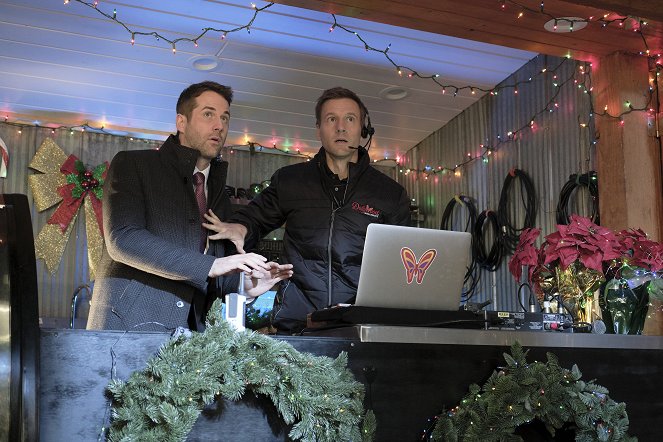 Christmas at Dollywood - Van film - Niall Matter, Jason Cermak