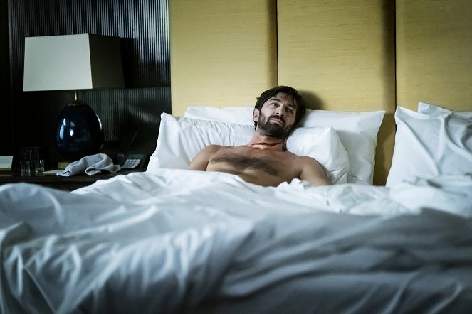 The Flight Attendant - In Case of Emergency - Photos - Michiel Huisman