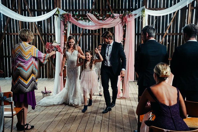 A Very Country Wedding - Filmfotók