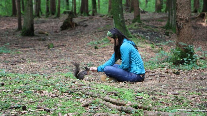 Anna und die wilden Tiere - Nüsse für die Eichhörnchen - De filmes - Annika Preil