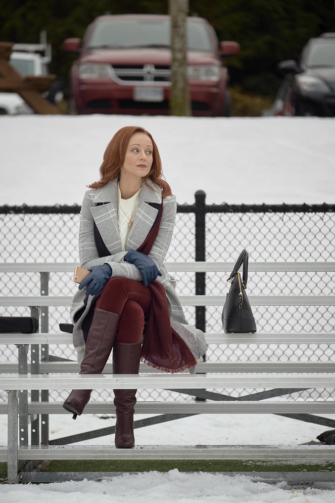 SnowComing - Photos - Lindy Booth